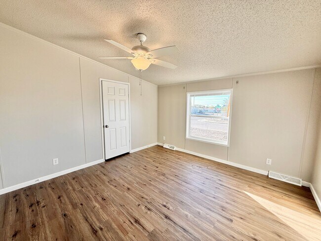 Building Photo - 2845 E 14th St