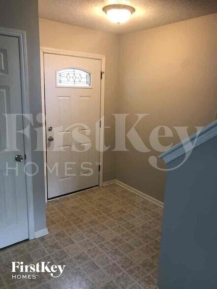 Building Photo - 5702 N Jefferson Dr