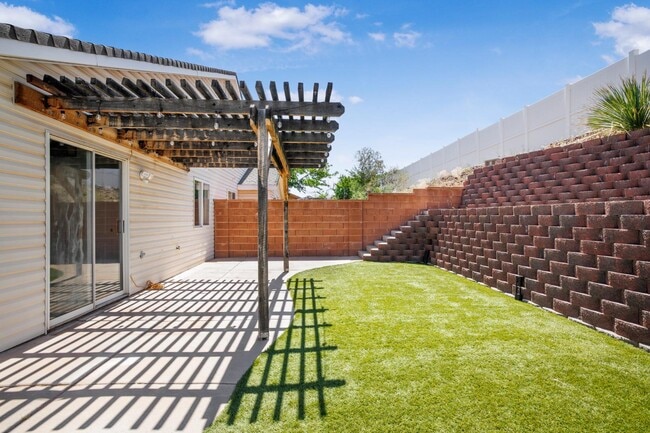 Building Photo - 146 S 1930 W