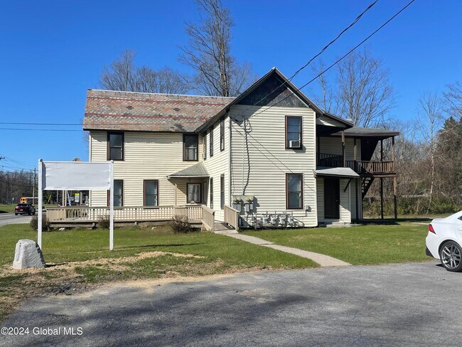 Building Photo - 524 Maple Ave