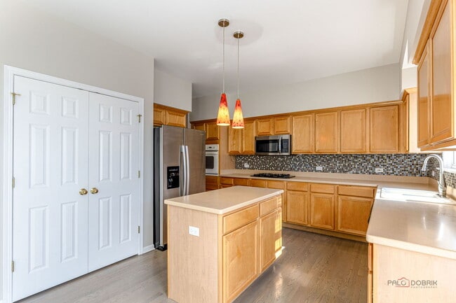 Building Photo - 4225 Henry Way