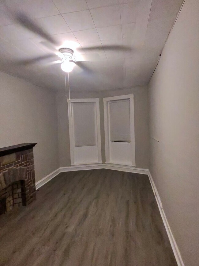 Building Photo - Rare 7-Bedroom, 3.5-Bath Home with Generous Living Space