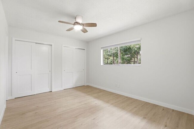 Building Photo - Modern Living Awaits in This Renovated Oviedo 3BR Duplex