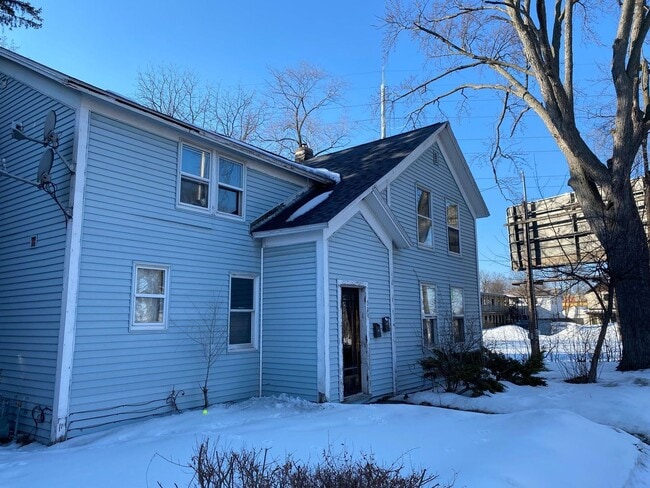 Building Photo - 524 S 3rd Ave