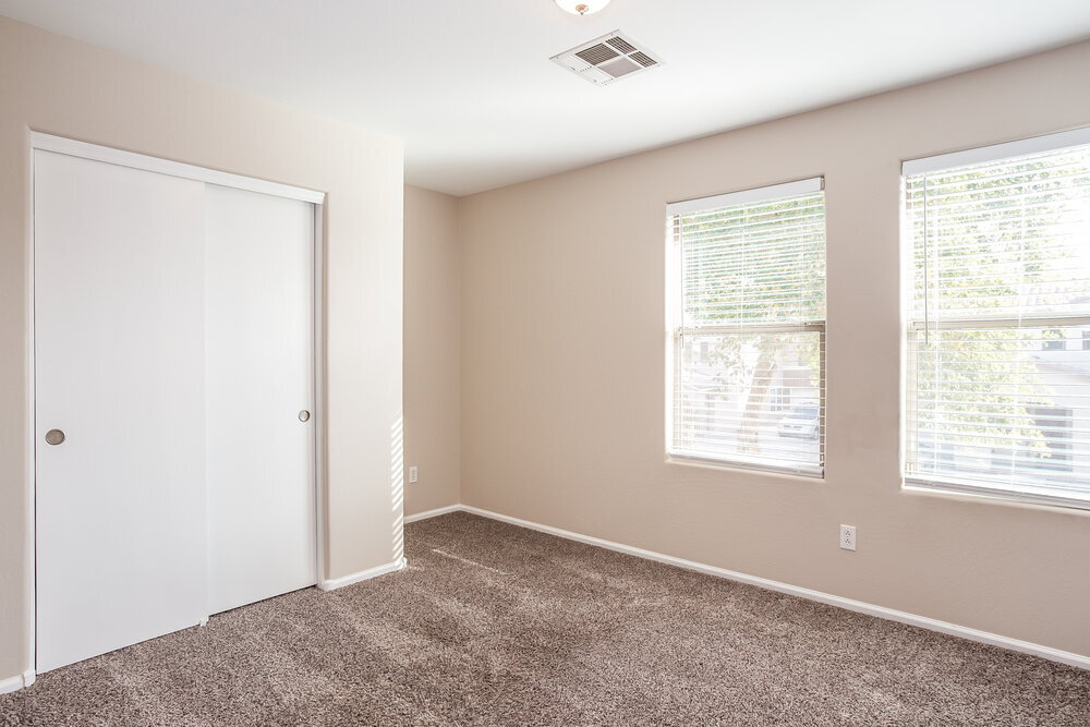 Building Photo - 10952 W Elm St