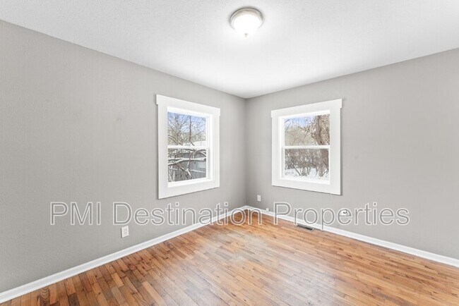Building Photo - 1503 W 21st Terrace