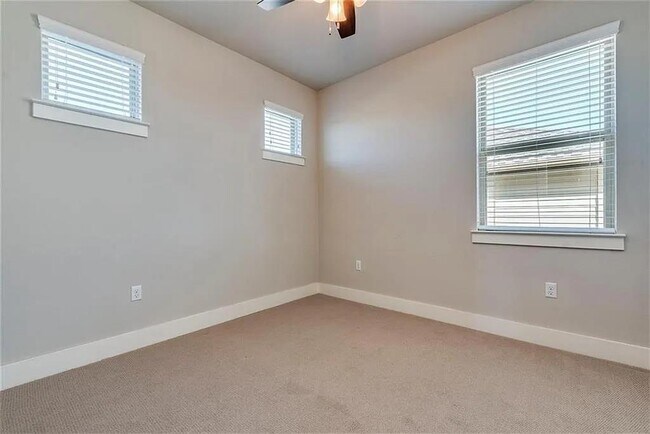 Building Photo - 11016 Cut Plains Loop