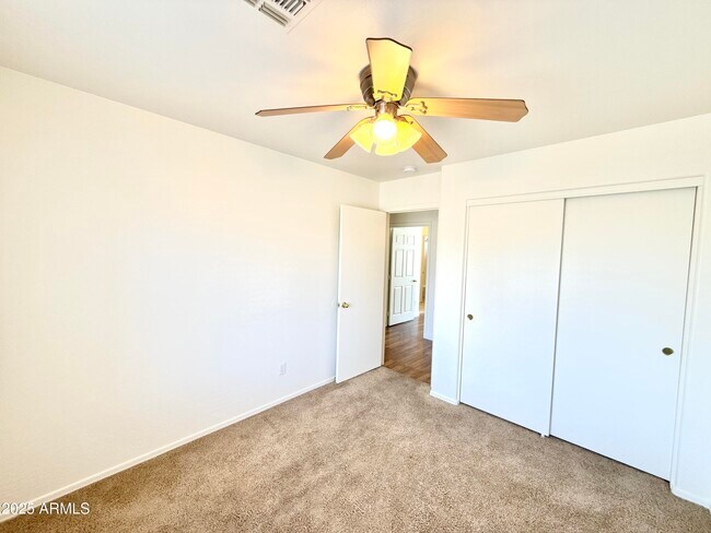 Building Photo - 13271 W Desert Rock Dr