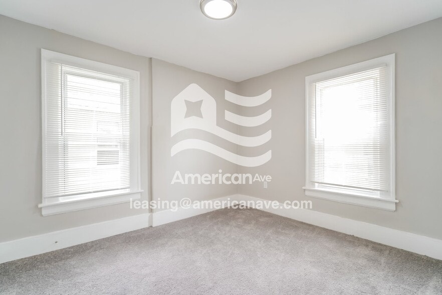 Building Photo - 268 Gordon Dr