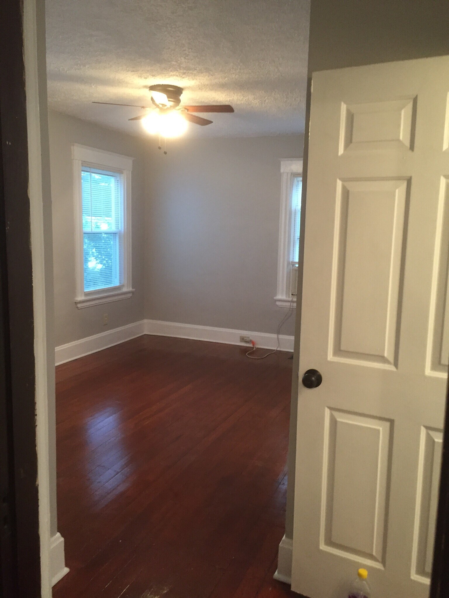 Building Photo - 3323 Emerson Ave