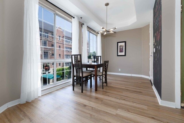 Building Photo - 585 N Rossmore Ave
