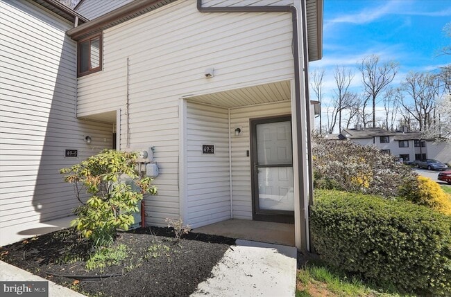 Building Photo - 46-6-46 Holly Dr