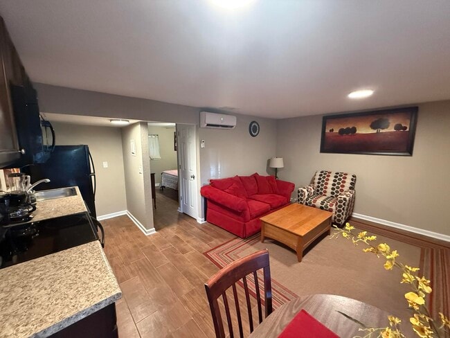 Building Photo - 105 N Garth Ave