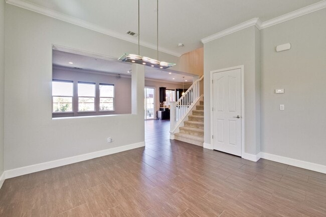 Building Photo - Gorgeous and Very Spacious Home - 3BR 2.5 BA in  San Jose - This is a MUST SEE!!!