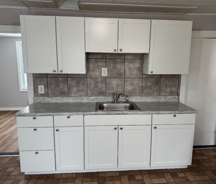 Building Photo - 18 Randall St