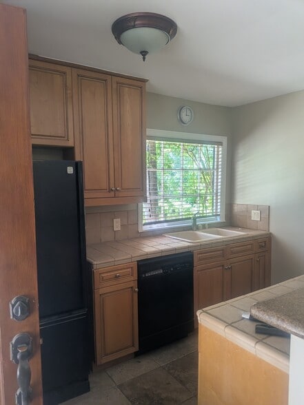 Kitchen - 5648 Calzada Del Bosque