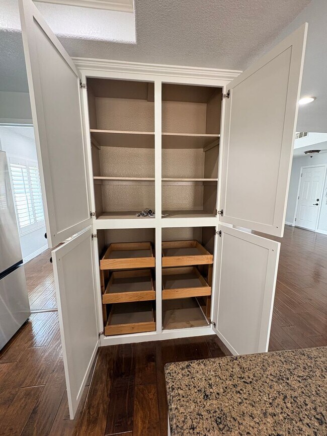 Building Photo - Beautiful single story home in Anaheim Hills. MUST SEE