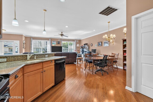 Building Photo - 2 Winkle Ct