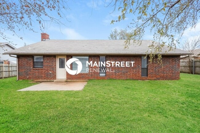 Building Photo - 3 Bedroom Pet-Friendly Home in Oklahoma City, OK with Main Street Renewal