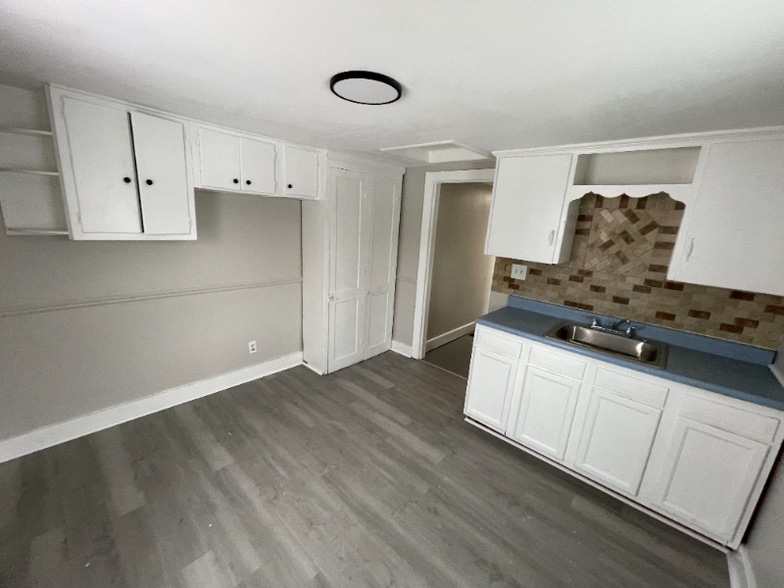 Building Photo - 1324 Brownell Ave