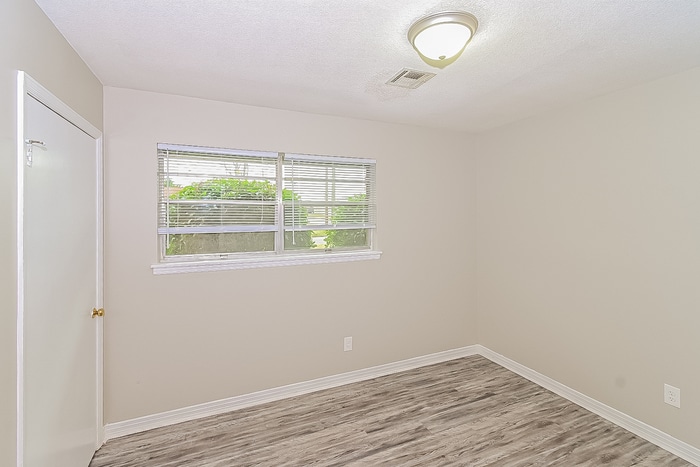 Building Photo - 175 Lawrence St