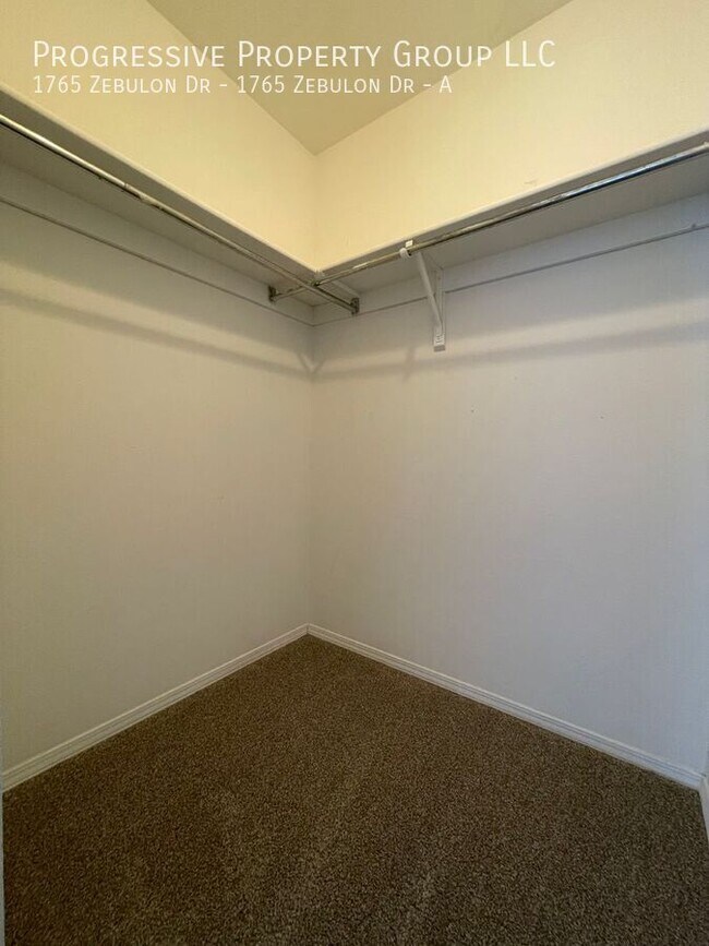 Building Photo - 1765 Zebulon Dr