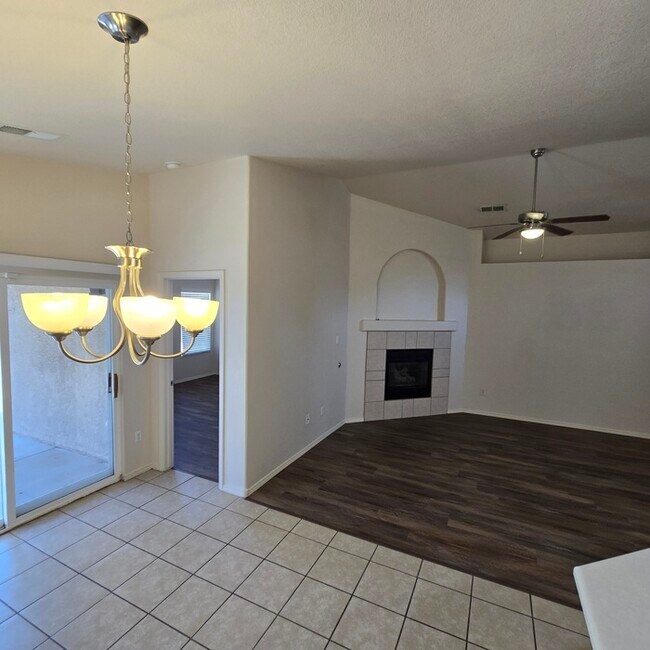 Building Photo - 669 Sunny Meadows Dr