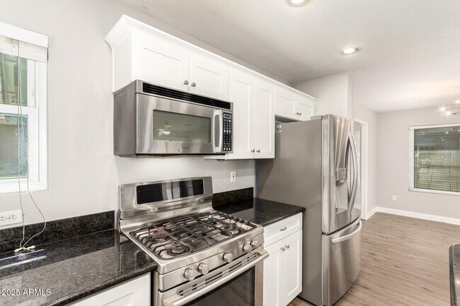 Building Photo - 2771 S Sailors Way