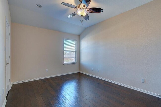 Building Photo - 2601 Mirasol Loop
