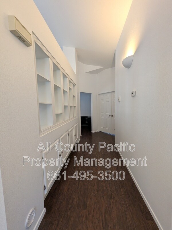 Building Photo - 43221 32nd St E