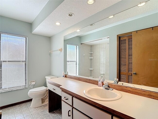 Building Photo - 5066 Woodbine St