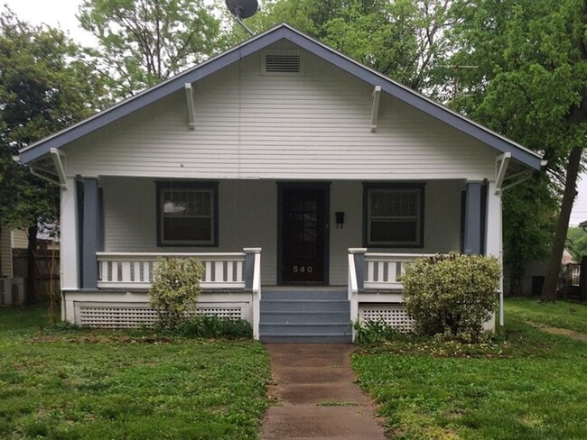 Building Photo - Charming 2 bedroom 1 bath
