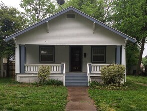 Building Photo - Charming 2 bedroom 1 bath