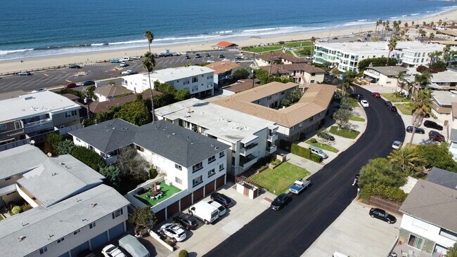 Building Photo - 131 Paseo De La Concha