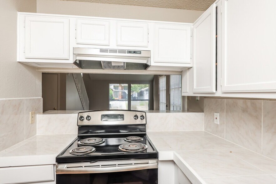 Building Photo - 2728 Oak Bend Ln