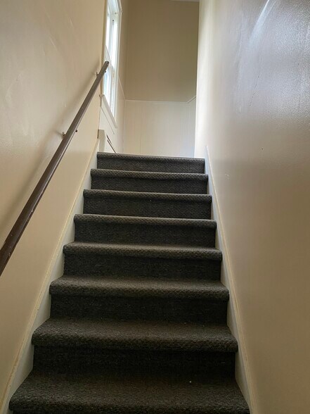 Building Photo - 5616 Bear Rd