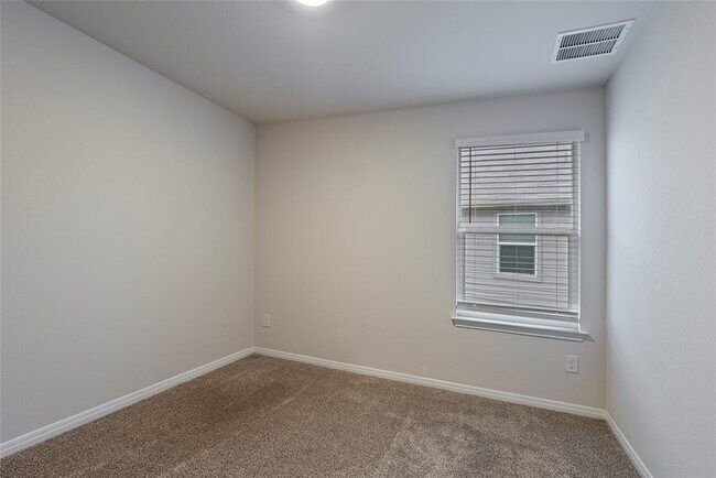 Building Photo - 176 Texas Palmetto Cir
