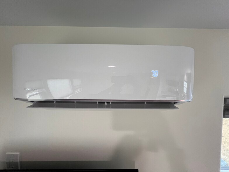 Building Photo - 5703 Adelaide Ave