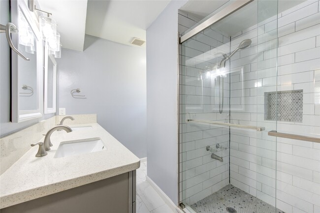 Building Photo - 1718 Anvil Dr