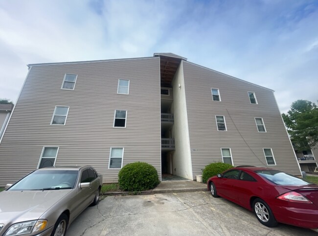 Building Photo - 3 bedroom Apartment for rent
