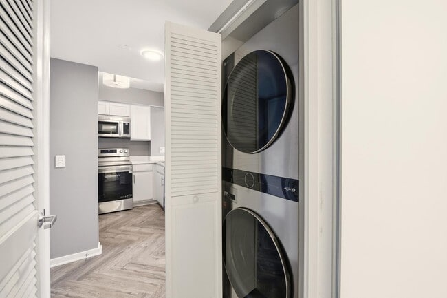 Building Photo - 1401 17th St NW