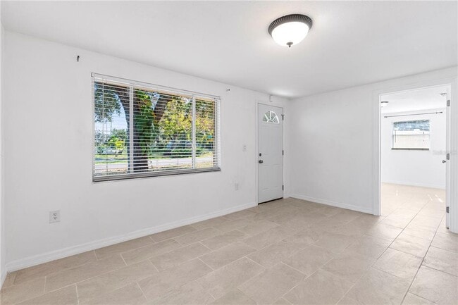 Building Photo - 8623 Parkway Cir