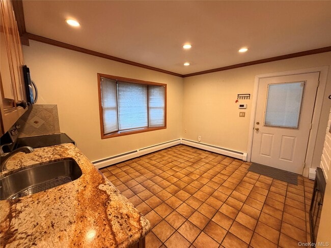 Building Photo - 12 Elves Ln