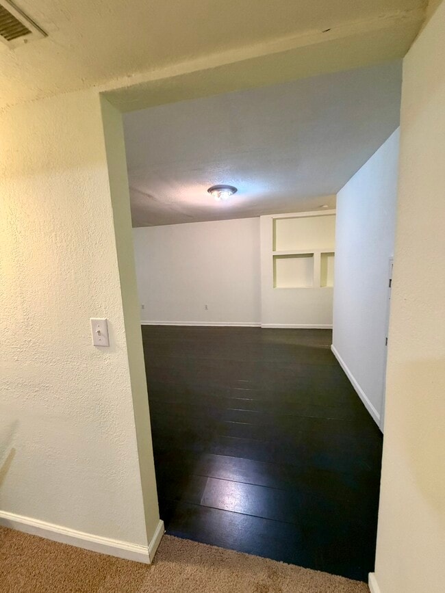 Building Photo - 571 SE 115th Rd