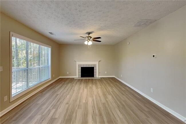 Building Photo - 111 Trellis Ct