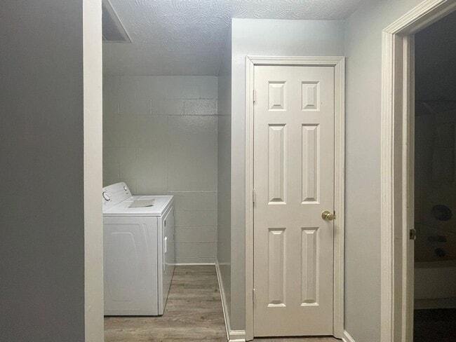 Building Photo - Yorktown School District