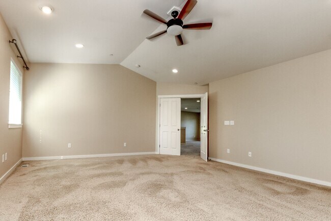 Building Photo - Beautiful Bell Hill Home in DuPont