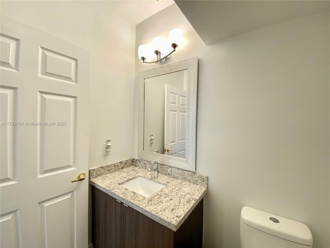 Building Photo - 895 NW 170th Terrace