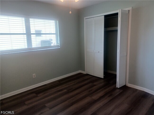 Building Photo - 3727 Palm Tree Blvd