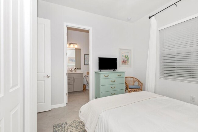 Building Photo - 17475 Jadestone Ct